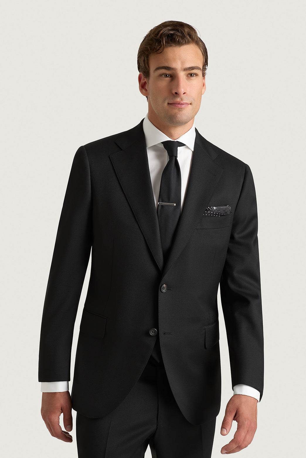 https://5nx76xrb.upflowyexperience.com/5nx76xrb/assets/Nozaki_Suit.jpg